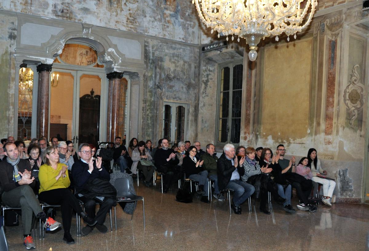 pubblico a castano